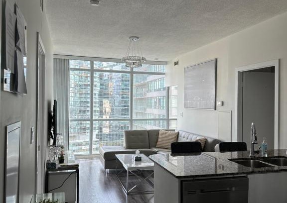 Downtown Toronto Apartment | Newly updated 2BR, 2Bath & Den in Downtown Toronto beside Union Station & Scotia Bank Arena!