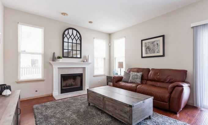 Fox Valley House | Newly Updated - Close to Everything - Naperville!