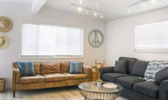 Balboa Peninsula House | Newly updated! Vintage Vibe, Spacious 2Br 1Ba w beach gear parking