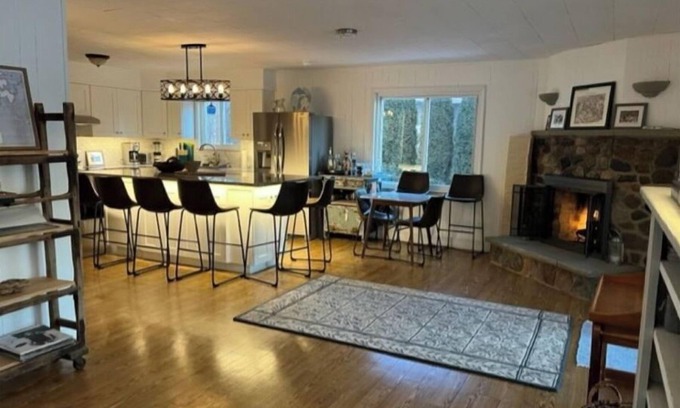 Hamburg Township Cottage | Newly updated waterfront home on chain lakes near Ann Arbor and Pinckney, MI