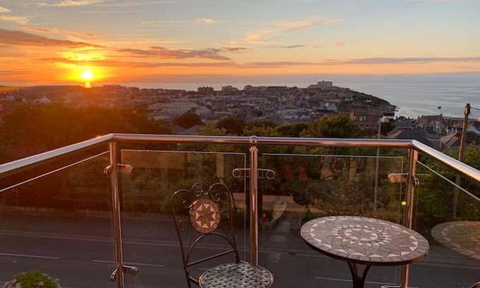 Newquay Apartment | Newquay Sea View Apartment in Town Centre