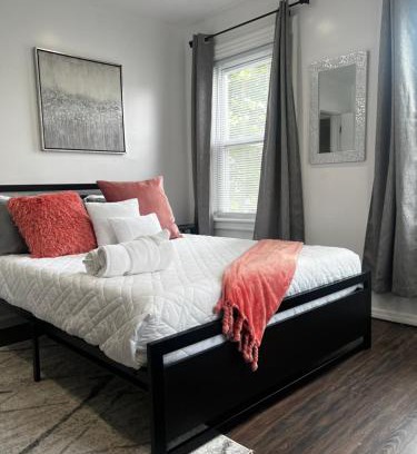 New Rochelle Apartment | NewRo Chic Retreat Near NYC