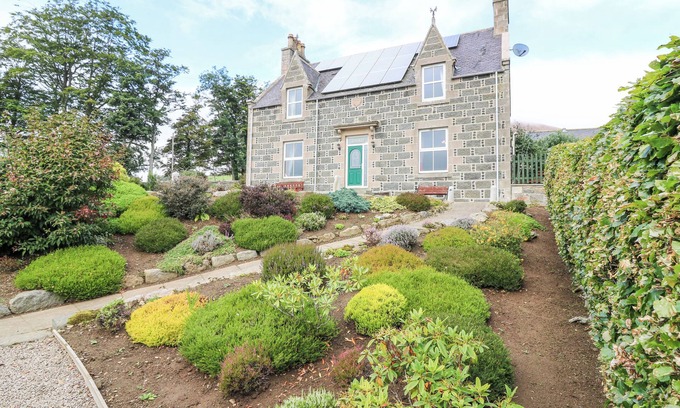 Huntly Cottage | NEWSEAT, pet friendly, with a garden in Huntly