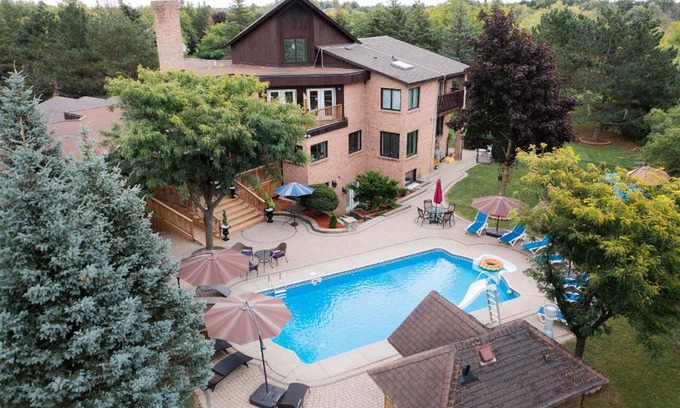 Brampton Bed & Breakfast | Newton Villa