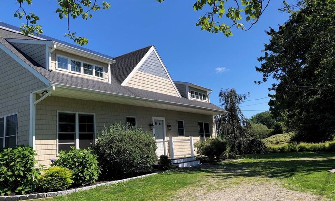 Middletown House | Next Door to Golf Course, Minutes to Beaches!