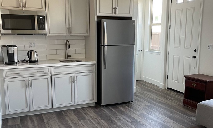 Roseville House | Next Gen private room suite for rent or lease