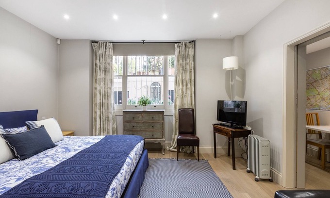 Bayswater Apartment | Next To Kensington Gardens Fabulous Studio With Own Entrance In Private House