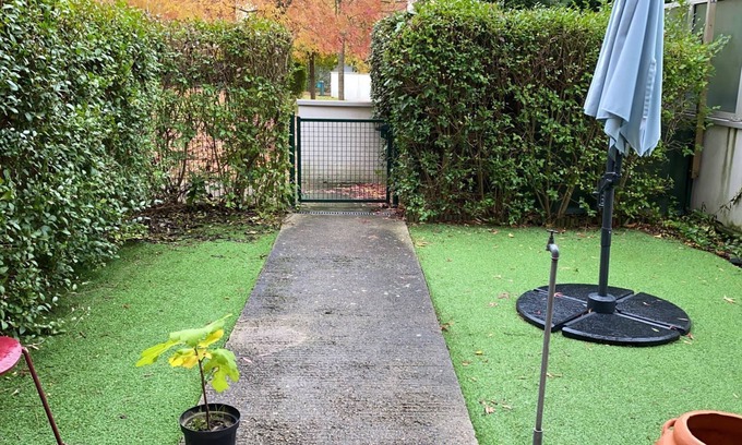 Cergy Apartment | Next to Paris very cute green house in a smart Area