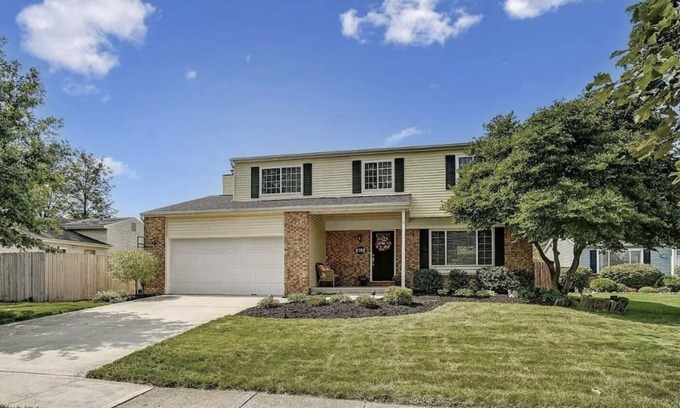 Powell House | Family & Friends, 5BR 3BA Home Near Zoo , 10 min to OSU Downtown