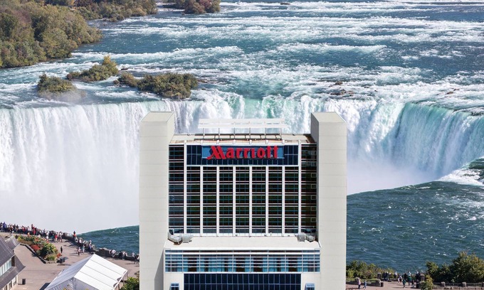 Fallsview Hotel | Niagara Falls Marriott on the Falls