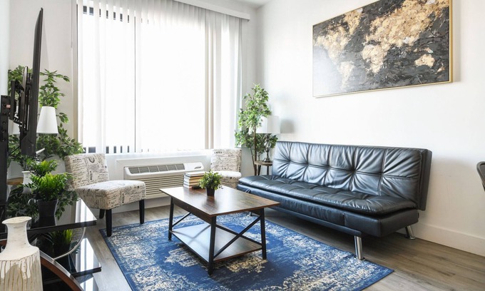 Elizabeth Apartment | Nice 1BR next to EWR 2832