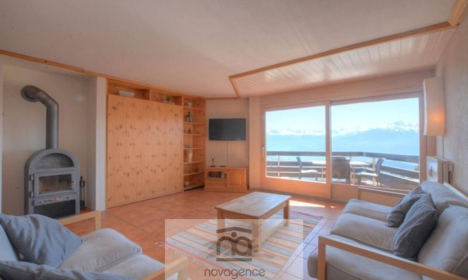 Monteiller Apartment | Nice 2 room flat south, 50m from the cable car (max. 4 persons). Living/dining room with fireplace,