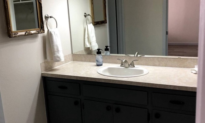 Odessa House | Nice 3 bedroom Home: 6 beds, office, 2 car garage.