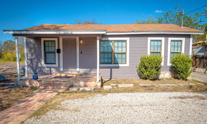 Arena District House | Nice 3B 2BA Near Downtown 2 Min AtandT Center
