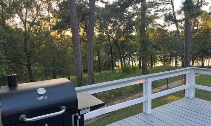 Scroggins House | Nice 4-bedroom house in Scroggins with WiFi and firepit