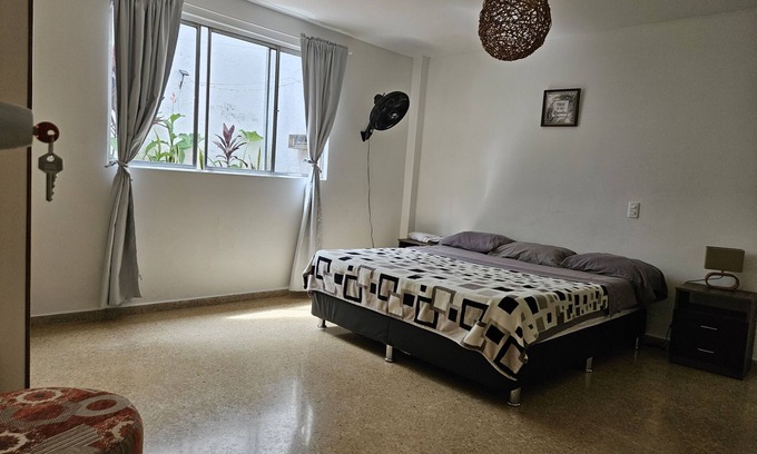 Astorga Apartment | Nice and big apartment with garden in Poblado