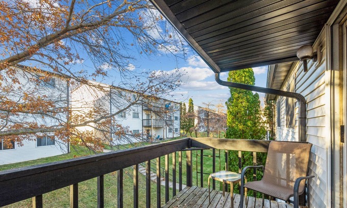 Iowa City Condo | Nice and cozy 2 bedroom 1 bathroom condo near downtown Iowa City!