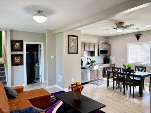 Buffalo Apartment | Nice and cozy whole house 25min to Niagara falls