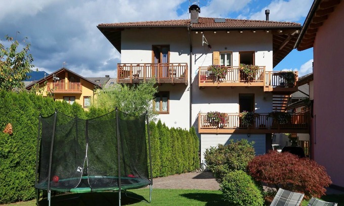 Caldonazzo Apartment | Nice apartment for 4 people with WIFI, TV, patio, pets allowed and parking