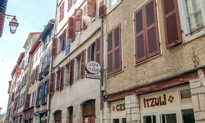 Bayonne Apartment | Nice apartment for 2 guests with WIFI and pets allowed