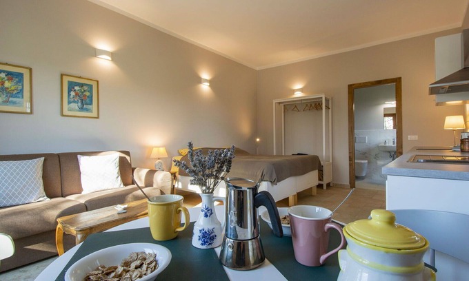Fucecchio Apartment | Nice apartment for 2 people with WIFI, A/C, pool, pets allowed and parking