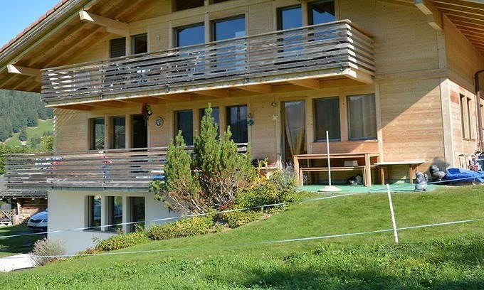 Zweisimmen Apartment | Nice apartment for 4 guests with WIFI, TV, balcony and parking