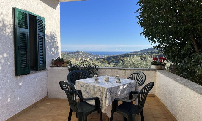 Torrazza Apartment | Nice apartment for 4 people with A/C, WIFI, TV, terrace, pets allowed, panoramic view and parking