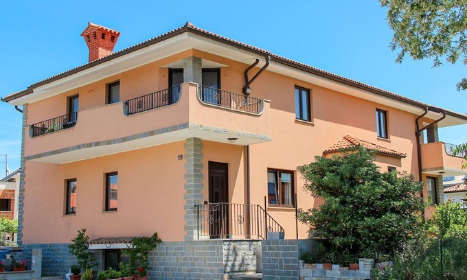 Izola Apartment | Nice apartment for 6 guests with A/C, WIFI, TV, balcony and parking