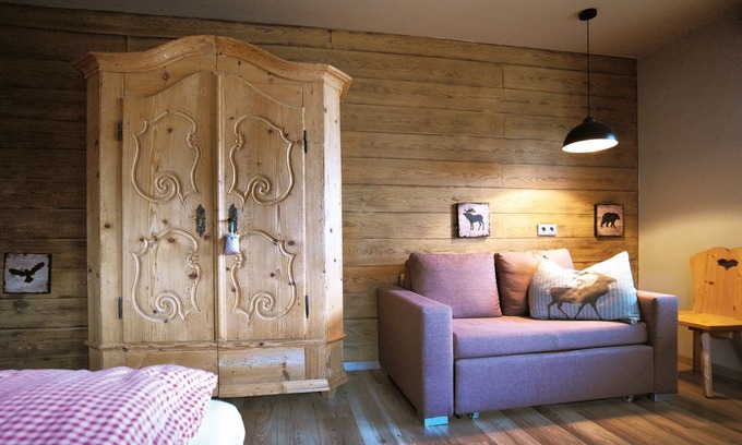 Entfelden Apartment | Nice apartment in a fantastic location right on track and trail