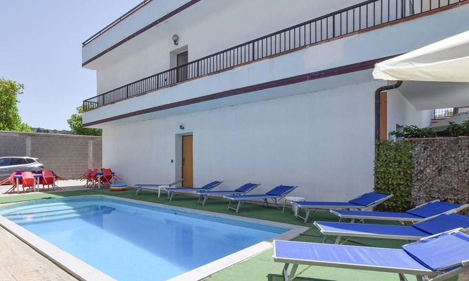 Palmi Apartment | Nice apartment in Palmi with WiFi