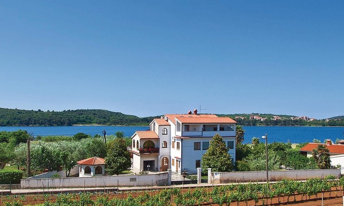 Pomer Apartment | Nice apartment in Pula with WiFi