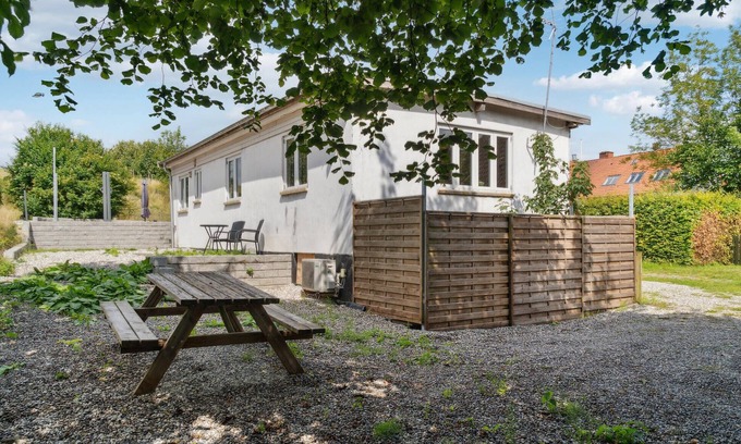 Tranebjerg Apartment | Nice apartment in Samsø with WiFi