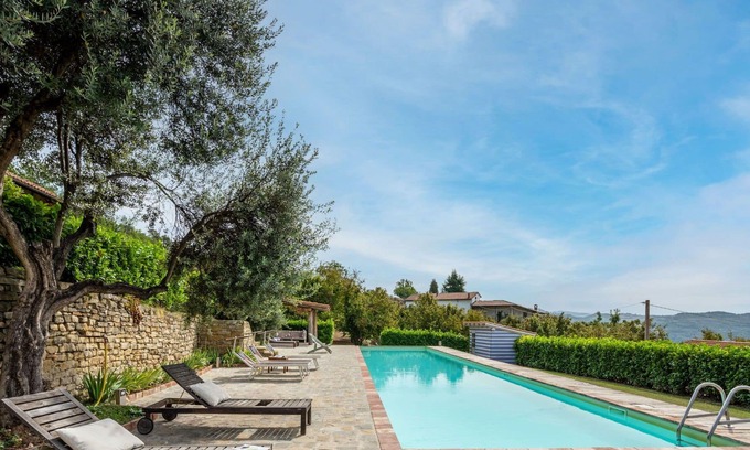 Cortemilia Villa | Nice apartment in villa for 4 people with pool, WIFI, patio, pets allowed and parking