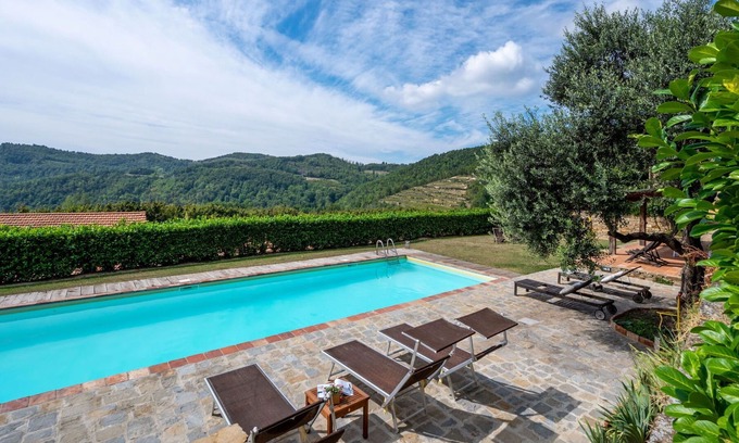 Cortemilia Villa | Nice apartment in villa for 8 guests with pool, WIFI, patio, pets allowed and parking