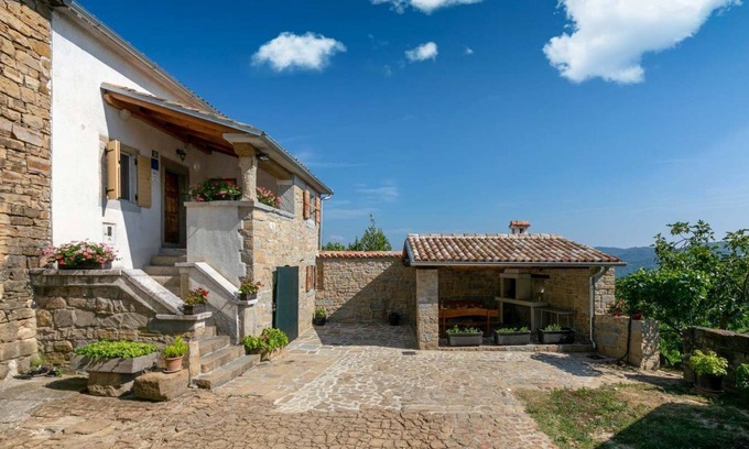 Sovinjska Brda Apartment | Nice apartment Ninna in central Istria