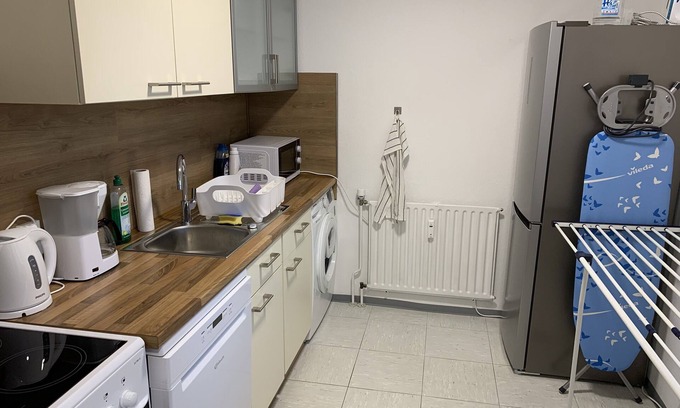 Oststadt Apartment | Nice apartment with a large balcony near the Hoepfner Castle and downtown!