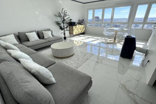 Asiatique Apartment | Nice Apartment with amazing view of Paris + Parking