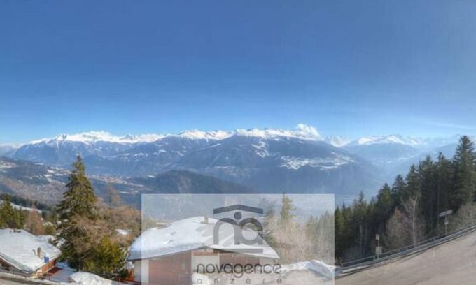 Anzere Apartment | Nice apartment with entrance corridor with 2 bunk beds, 3 bedrooms and 2 bathroom/WC. The 1st bedroo