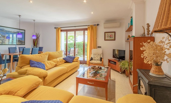Puerto de Pollensa Apartment | Nice apartment with private garden, near the sea