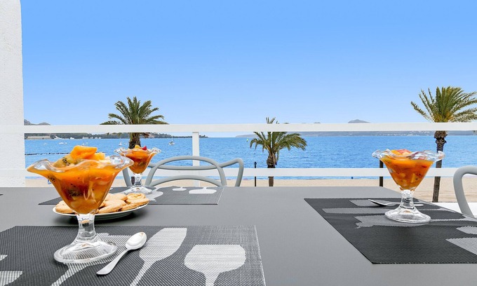 Puerto de Pollensa Apartment | Nice beachfront apartment in Puerto Pollensa