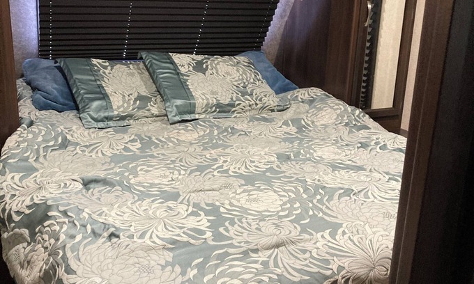Old Town House | Nice camper in Old Town with fresh water springs all around. WIFI, AC and heat.