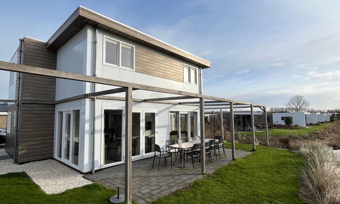 Municipality of Hellevoetsluis Villa | Nice chalet at 4.5 km. from Rockanje