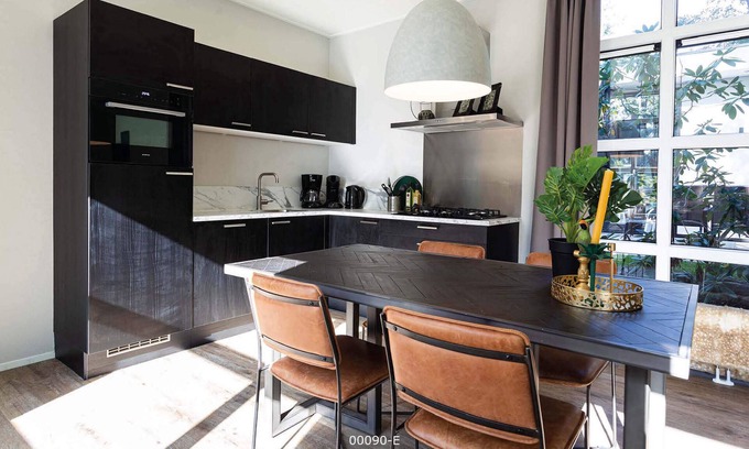 Beekbergen-Zuid Ski Chalet | Nice chalet with a spa near the Veluwe