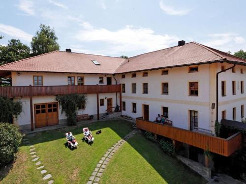 Eschlkam House | Nice holiday home with garden