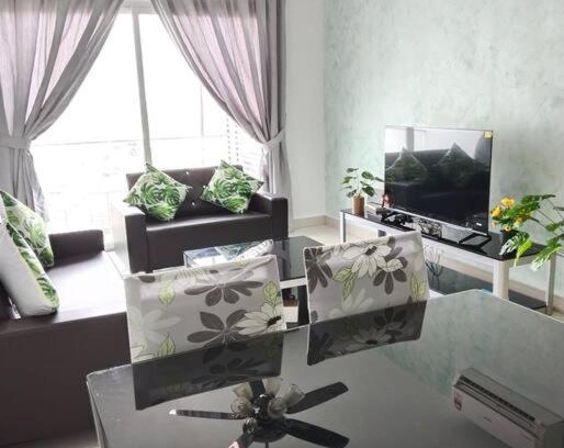 Taman Century Apartment | Nice Holiday Space at KSL D'Esplanade Residence, Johor Bahru with TV Box 1109