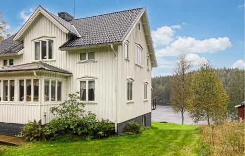 Grannas House | Nice Home In Ambjörnarp With Lake View