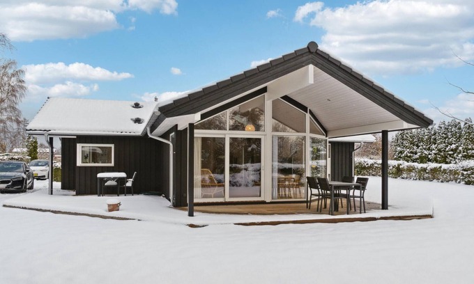 Bog By House | Nice home in Bogø By with kitchen