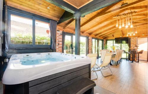 Lekenik House | Nice Home In Brezane Lekenicke