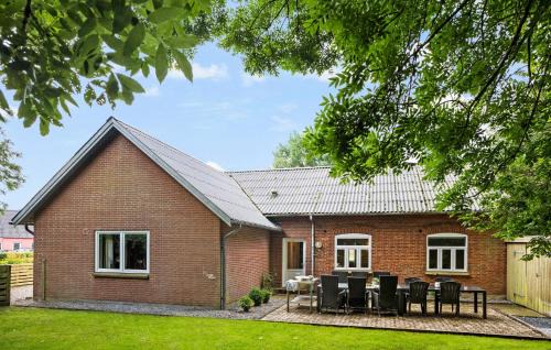 Bredebro House | Nice Home In Bredebro With Wifi