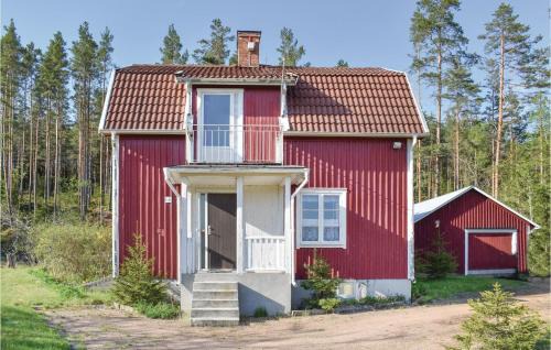 Bruzaholm House | Nice Home In Bruzaholm With Kitchen